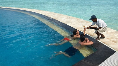 Poolside Bar 池畔酒吧